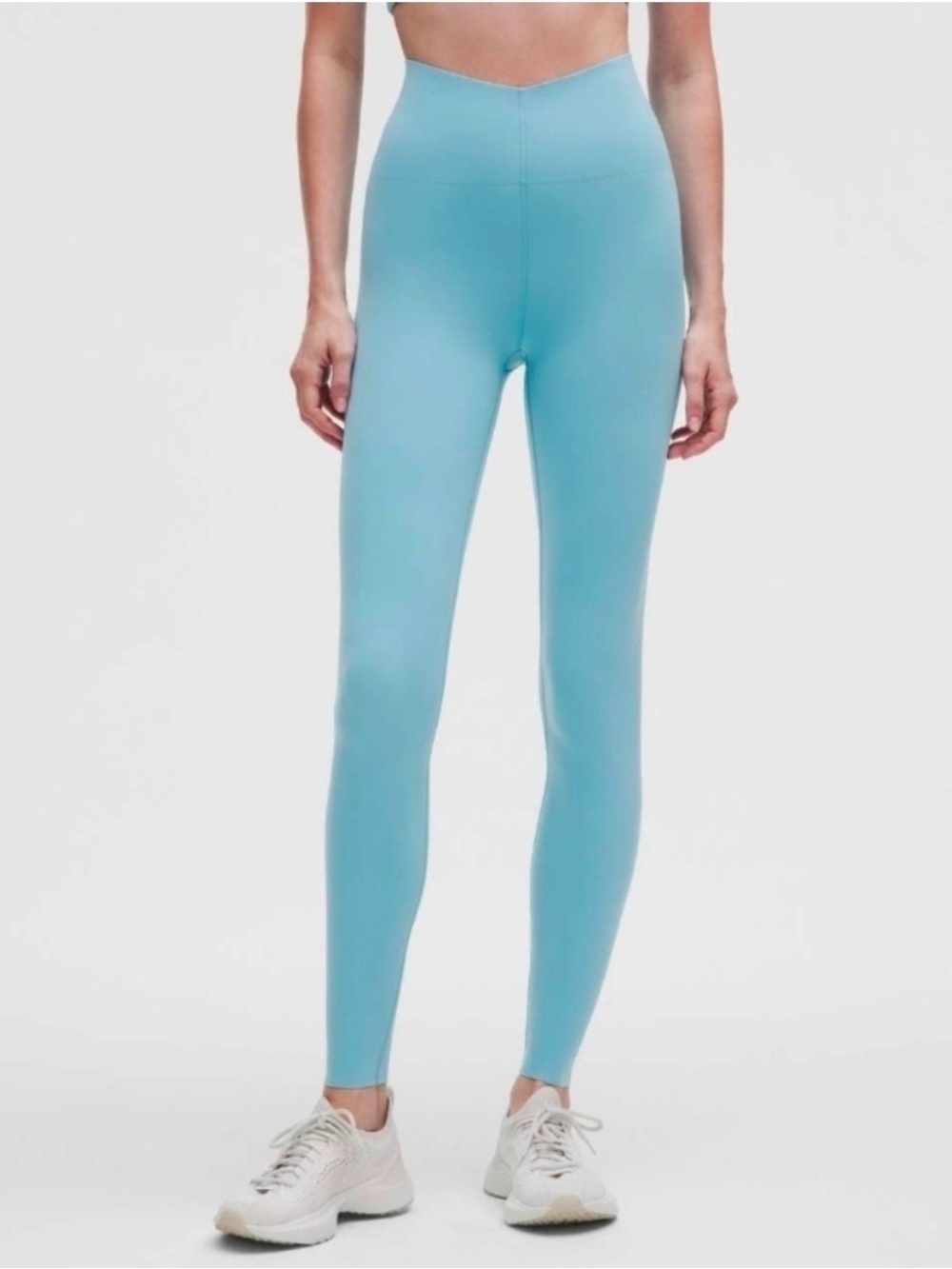 Lululemon Glow Up SHR 28” Size 8 in Washed Blue